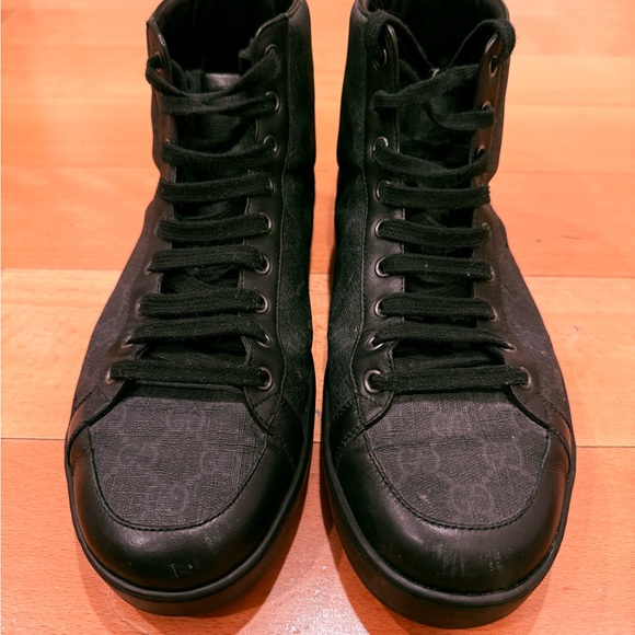 Men's GUCCI issima Brooklyn GG Supreme High Sneakers - Picture 1 of 9